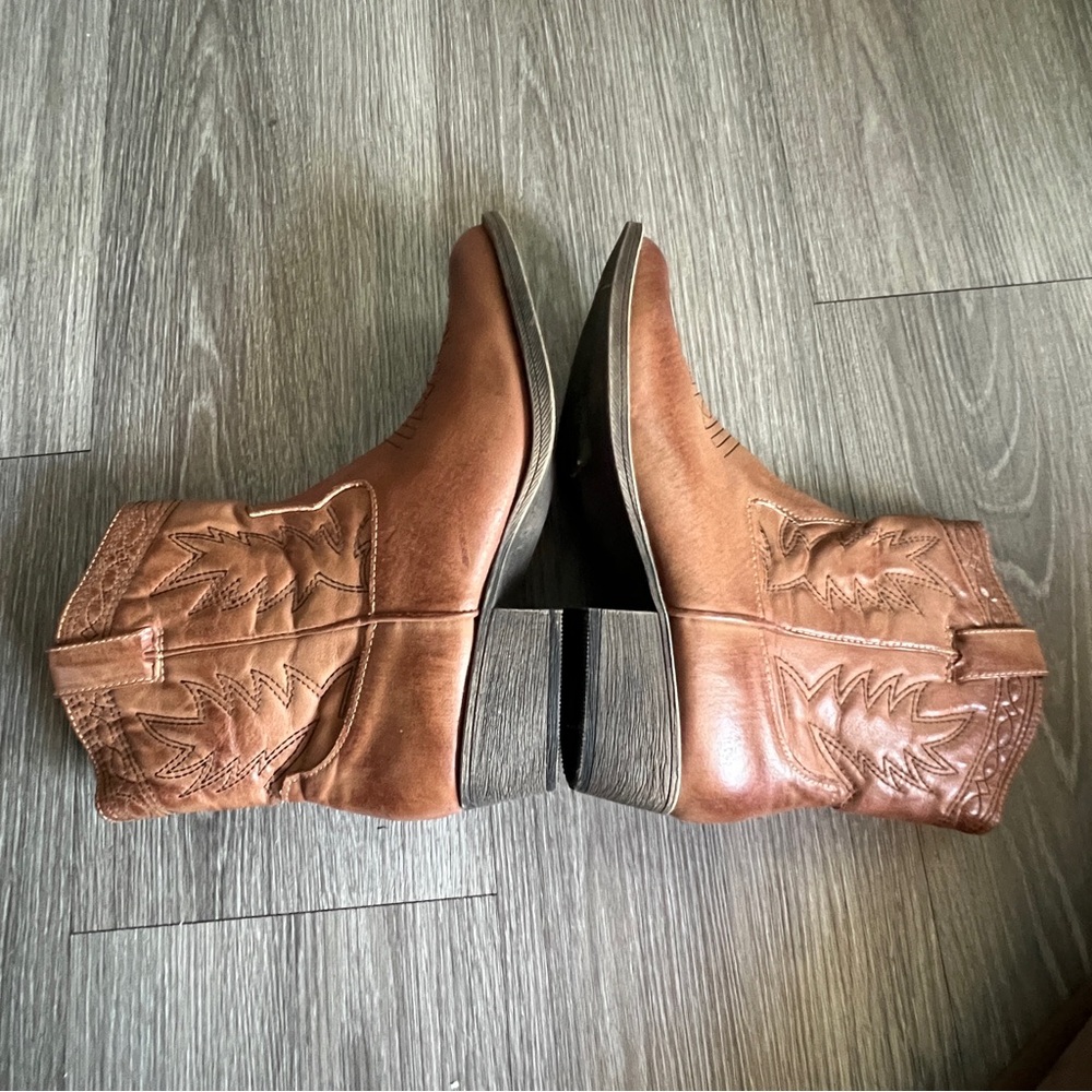 Coconuts by Matisse Pistol Boots Size 9